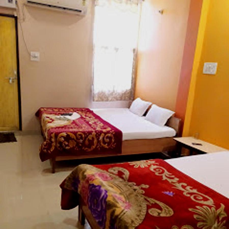 Hotel Aakash Ganga Варанаси Экстерьер фото