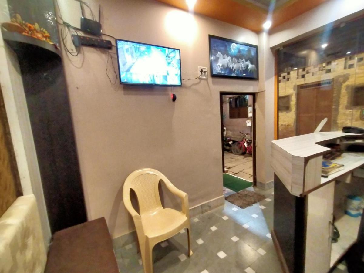 Hotel Aakash Ganga Варанаси Экстерьер фото