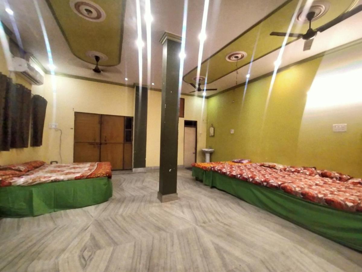 Hotel Aakash Ganga Варанаси Экстерьер фото