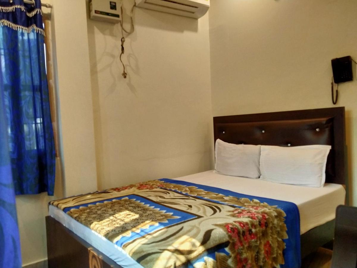 Hotel Aakash Ganga Варанаси Экстерьер фото
