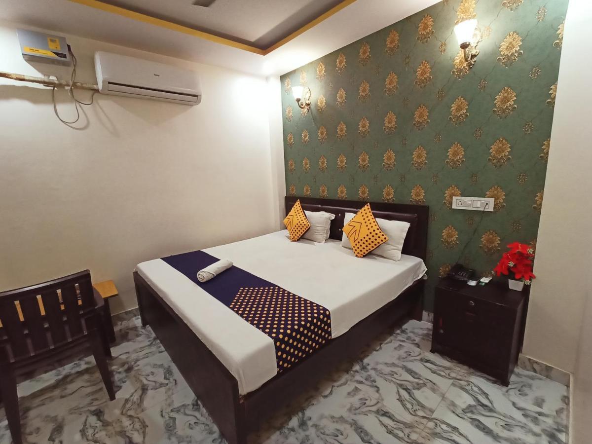 Hotel Aakash Ganga Варанаси Экстерьер фото