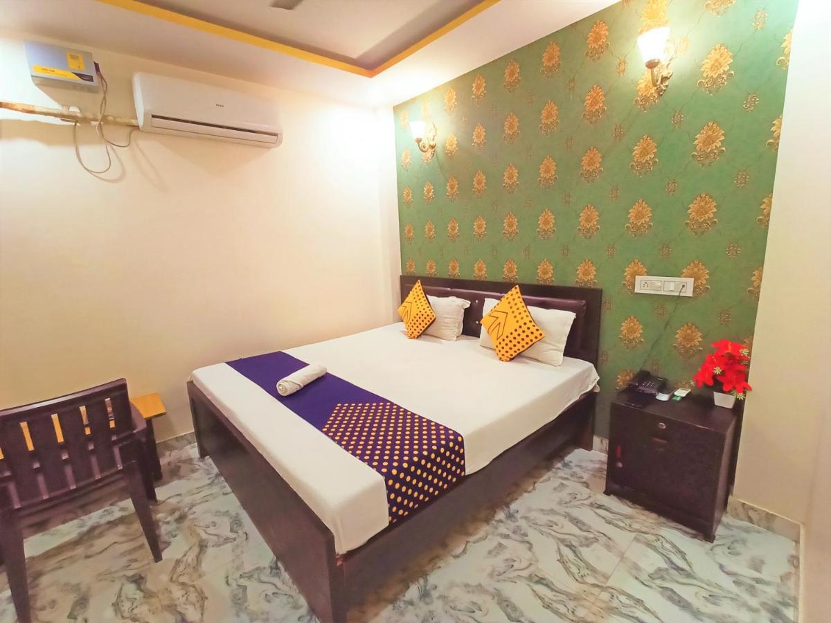 Hotel Aakash Ganga Варанаси Экстерьер фото