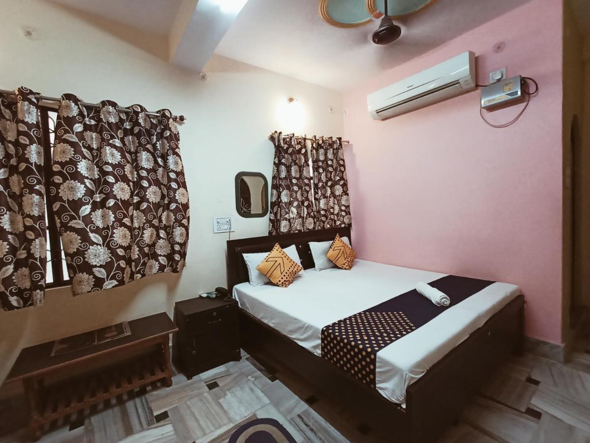 Hotel Aakash Ganga Варанаси Экстерьер фото